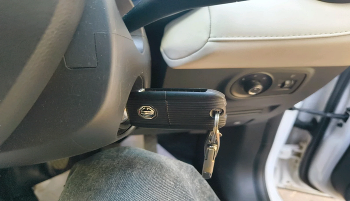 2022 MG ASTOR STYLE 1.5 MT, Petrol, Manual, 25,500 km, interior