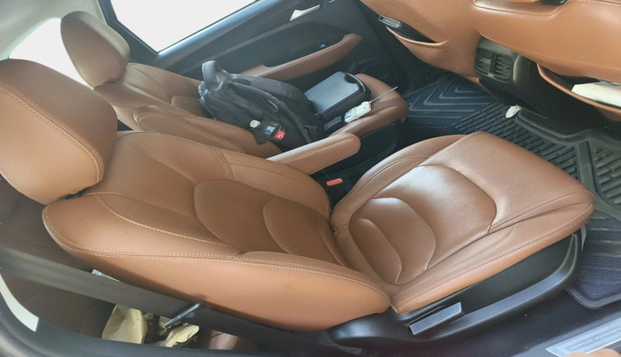 2022 MG HECTOR PLUS SHARP 2.0 DIESEL TURBO MT 6-STR, Diesel, Manual, 1,13,935 km, interior