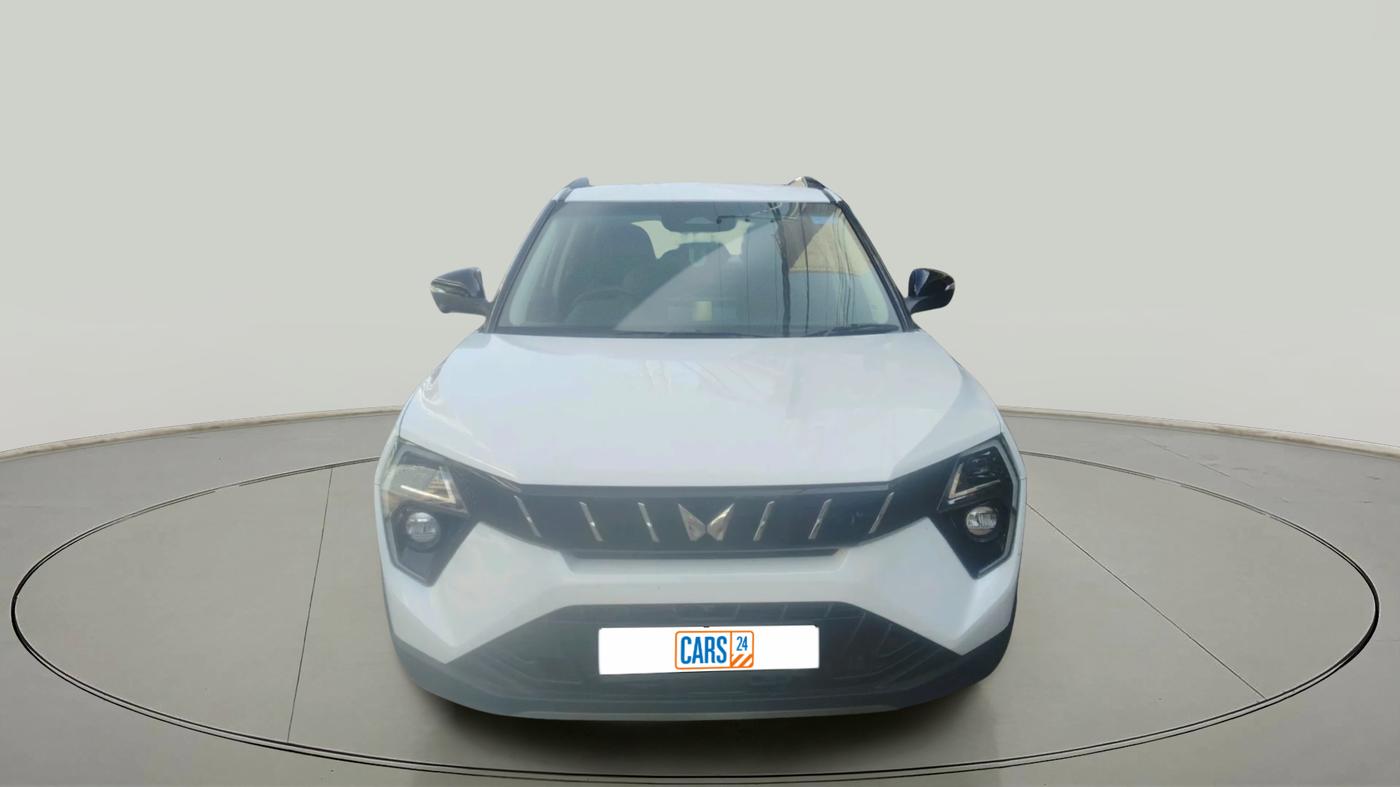 2024 Mahindra XUV 3XO AX5L 1.2 TGDi AT, Petrol, Automatic, 37,000 km, exterior