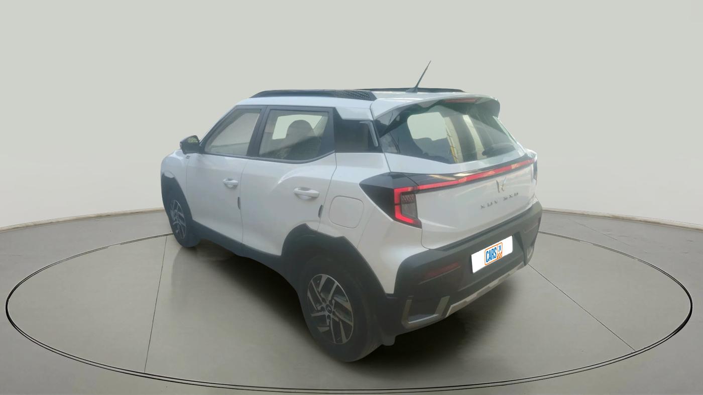 2024 Mahindra XUV 3XO AX5L 1.2 TGDi AT, Petrol, Automatic, 37,000 km, exterior