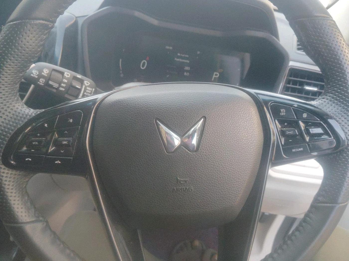 2024 Mahindra XUV 3XO AX5L 1.2 TGDi AT, Petrol, Automatic, 37,000 km, interior