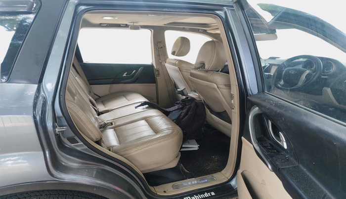 2016 Mahindra XUV500 W10 AWD, Diesel, Manual, 87,178 km, interior