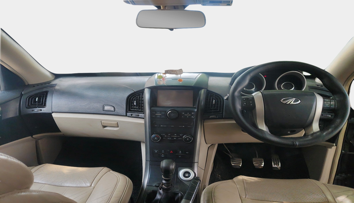 2016 Mahindra XUV500 W10 AWD, Diesel, Manual, 87,178 km, interior