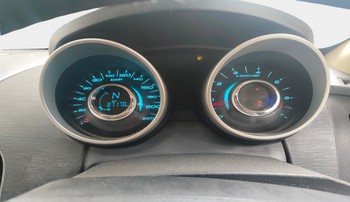 2016 Mahindra XUV500 W10 AWD, Diesel, Manual, 87,178 km, interior