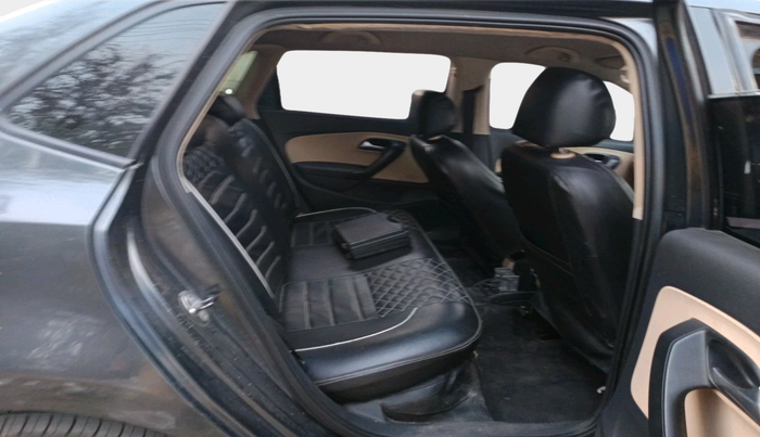 2016 Volkswagen Ameo HIGHLINE1.5L, Diesel, Manual, 1,12,322 km, interior