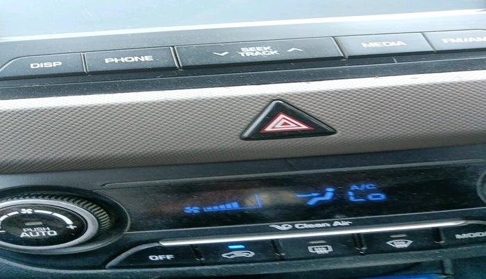 2016 Hyundai Creta SX (O) 1.6 DIESEL, Diesel, Manual, 2,11,979 km, interior