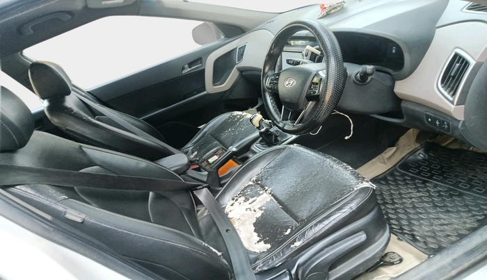 2016 Hyundai Creta SX (O) 1.6 DIESEL, Diesel, Manual, 2,11,979 km, interior