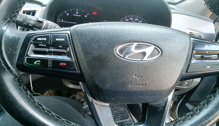 2016 Hyundai Creta SX (O) 1.6 DIESEL, Diesel, Manual, 2,11,979 km, interior