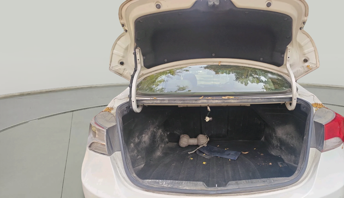 2012 Hyundai New Elantra 1.6 SX MT DIESEL, Diesel, Manual, 1,22,923 km, exterior