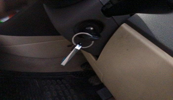 2011 Volkswagen Vento TRENDLINE DIESEL 1.6, Diesel, Manual, 1,91,005 km, interior