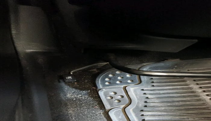 2011 Maruti Swift ZXI, Petrol, Manual, 64,683 km, interior