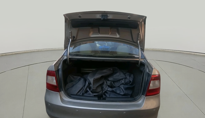 2013 Skoda Rapid AMBITION 1.6 TDI CR MT PLUS, Diesel, Manual, 1,16,770 km, exterior