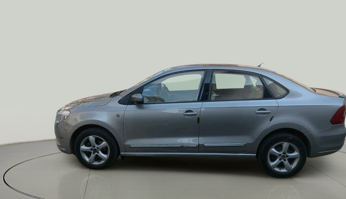 2013 Skoda Rapid AMBITION 1.6 TDI CR MT PLUS, Diesel, Manual, 1,16,770 km, exterior