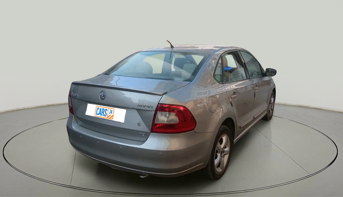 2013 Skoda Rapid AMBITION 1.6 TDI CR MT PLUS, Diesel, Manual, 1,16,770 km, exterior