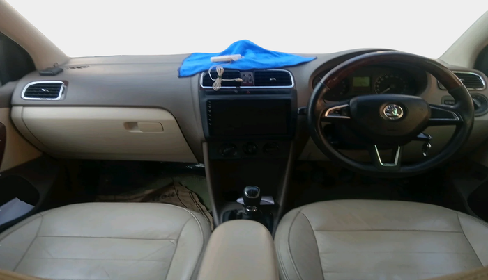 2013 Skoda Rapid AMBITION 1.6 TDI CR MT PLUS, Diesel, Manual, 1,16,770 km, interior