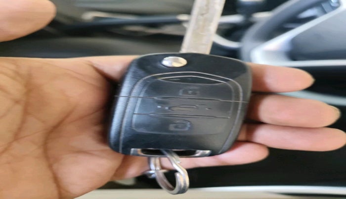 2021 MG HECTOR PLUS SUPER 1.5 PETROL TURBO HYBRID MT 7-STR, Petrol, Manual, 33,213 km, interior