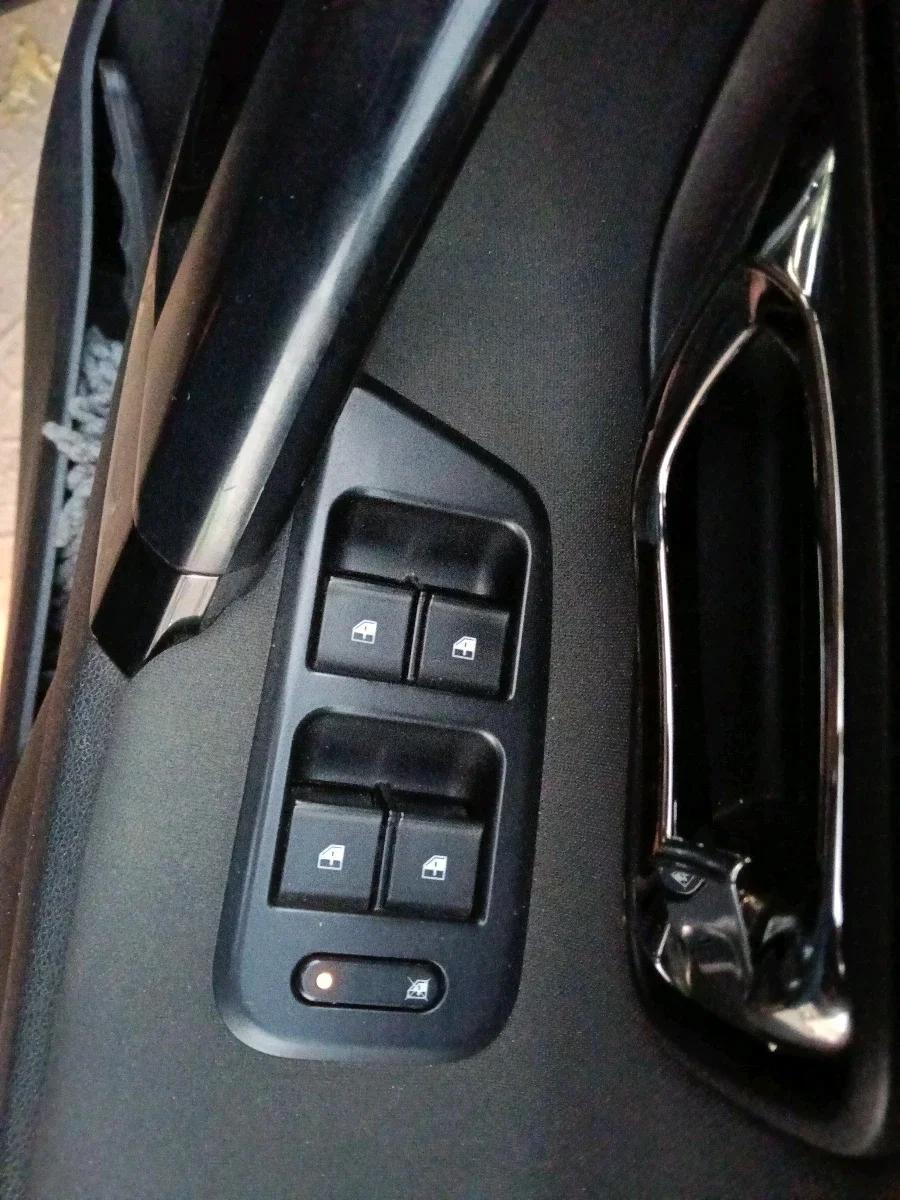 2022 Tata Harrier XTA PLUS 2.0L KRYOTEC DARK EDITION, Diesel, Automatic, 75,622 km, interior