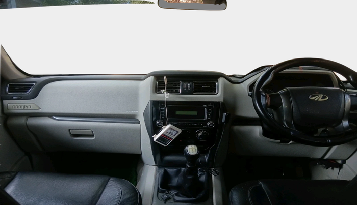 2017 Mahindra Scorpio S6 PLUS, Diesel, Manual, 1,00,000 km, interior
