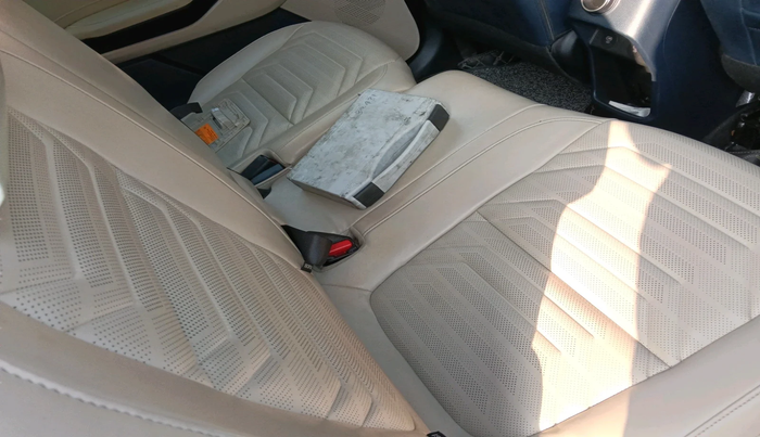 2022 KIA CARENS LUXURY 1.4 PETROL 7 STR, Petrol, Manual, 77,837 km, interior