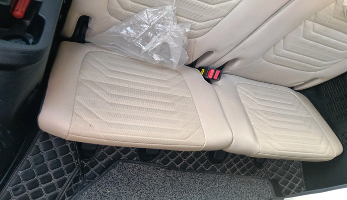 2022 KIA CARENS LUXURY 1.4 PETROL 7 STR, Petrol, Manual, 77,837 km, interior