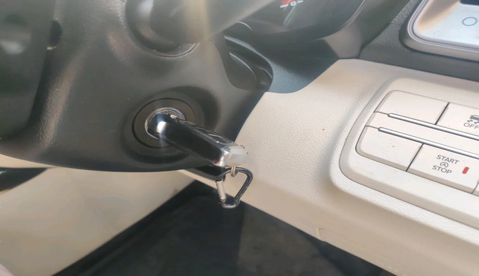 2024 Mahindra XUV 3XO MX1 1.2 L TCMPFi, Petrol, Manual, 28,614 km, interior