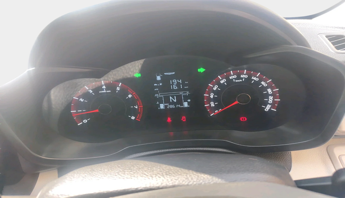 2024 Mahindra XUV 3XO MX1 1.2 L TCMPFi, Petrol, Manual, 28,614 km, interior