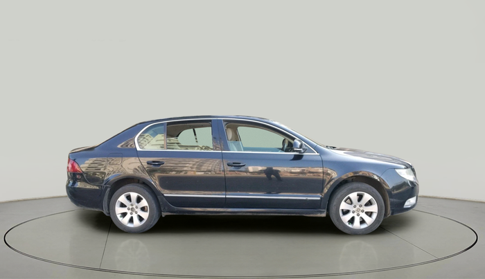 2013 Skoda Superb ELEGANCE 2.0 TDI CR AT, Diesel, Automatic, 1,58,451 km, exterior