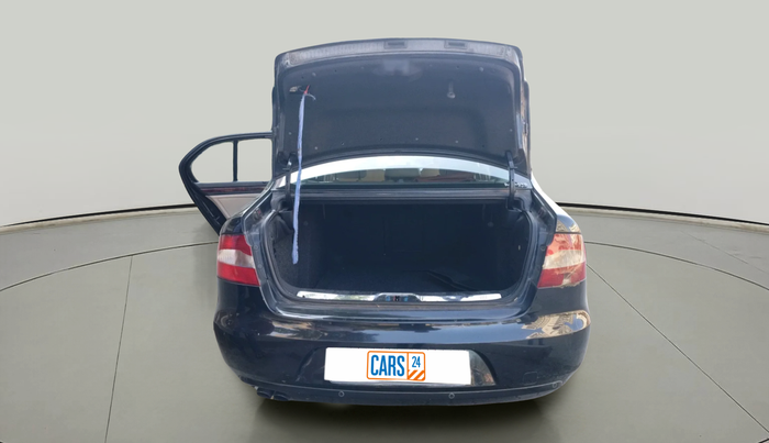 2013 Skoda Superb ELEGANCE 2.0 TDI CR AT, Diesel, Automatic, 1,58,451 km, exterior