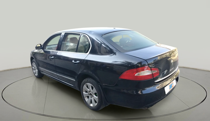 2013 Skoda Superb ELEGANCE 2.0 TDI CR AT, Diesel, Automatic, 1,58,451 km, exterior