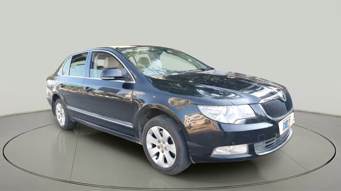 2013 Skoda Superb ELEGANCE 2.0 TDI CR AT, Diesel, Automatic, 1,58,451 km, exterior