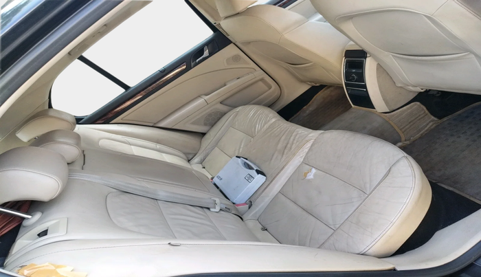 2013 Skoda Superb ELEGANCE 2.0 TDI CR AT, Diesel, Automatic, 1,58,451 km, interior