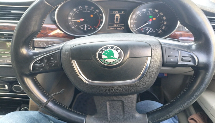 2013 Skoda Superb ELEGANCE 2.0 TDI CR AT, Diesel, Automatic, 1,58,451 km, interior