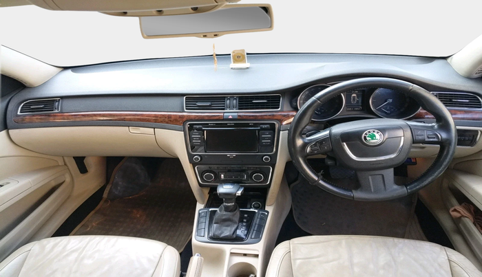 2013 Skoda Superb ELEGANCE 2.0 TDI CR AT, Diesel, Automatic, 1,58,451 km, interior