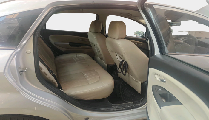 2016 Fiat Linea EMOTION 1.4 L T JET, Petrol, Manual, 65,850 km, interior