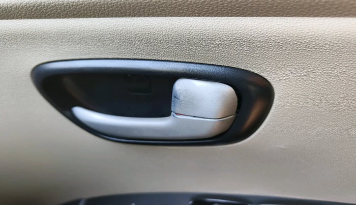 2016 Hyundai i10 MAGNA 1.1, Petrol, Manual, 63,209 km, interior