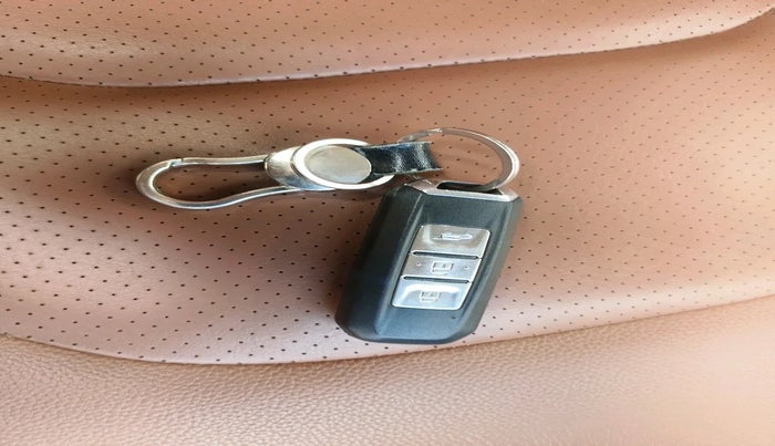 2021 MG HECTOR PLUS SELECT 2.0 DIESEL TURBO MT 7-STR, Diesel, Manual, 45,674 km, interior