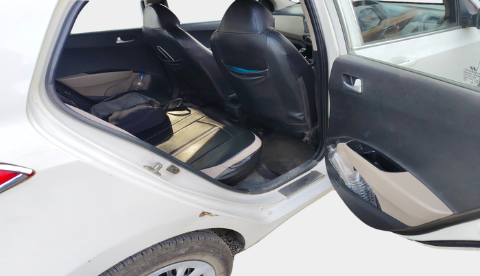 2017 Hyundai Grand i10 SPORTZ (O) 1.2 KAPPA VTVT, Petrol, Manual, 1,47,142 km, interior