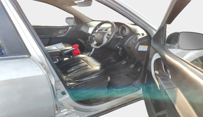 2012 Mahindra XUV500 W8, Diesel, Manual, 1,25,853 km, interior