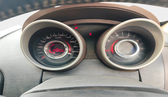 2012 Mahindra XUV500 W8, Diesel, Manual, 1,25,853 km, interior