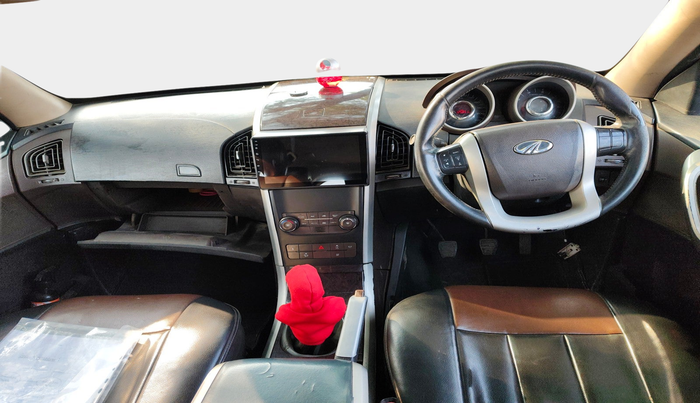2012 Mahindra XUV500 W8, Diesel, Manual, 1,25,853 km, interior