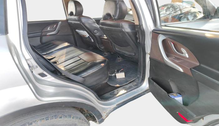 2012 Mahindra XUV500 W8, Diesel, Manual, 1,25,853 km, interior
