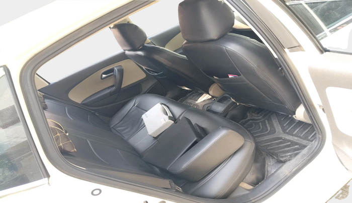 2013 Volkswagen Polo COMFORTLINE 1.2L PETROL, Petrol, Manual, 1,11,677 km, interior