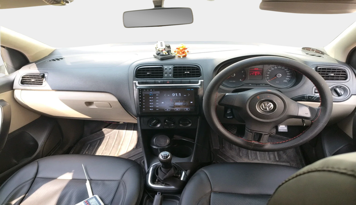 2013 Volkswagen Polo COMFORTLINE 1.2L PETROL, Petrol, Manual, 1,11,677 km, interior