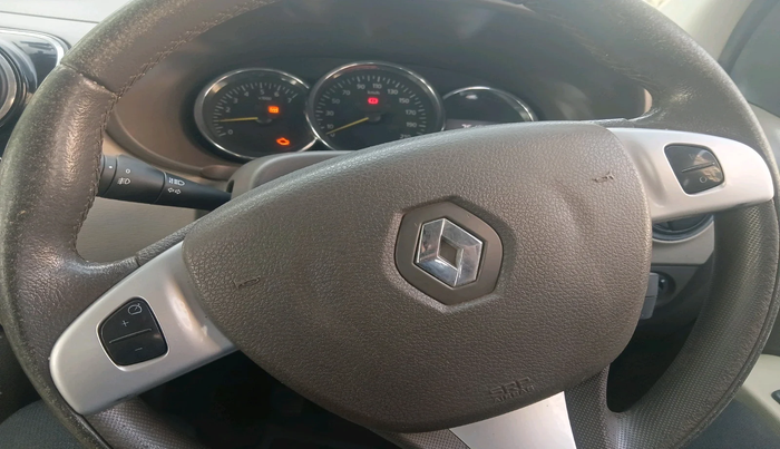 2015 Renault Lodgy 110 PS RXZ STEPWAY 7 STR, Diesel, Manual, 75,100 km, interior