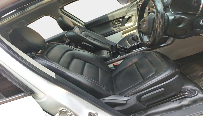 2021 Tata Safari XT PLUS, Diesel, Manual, 93,019 km, interior