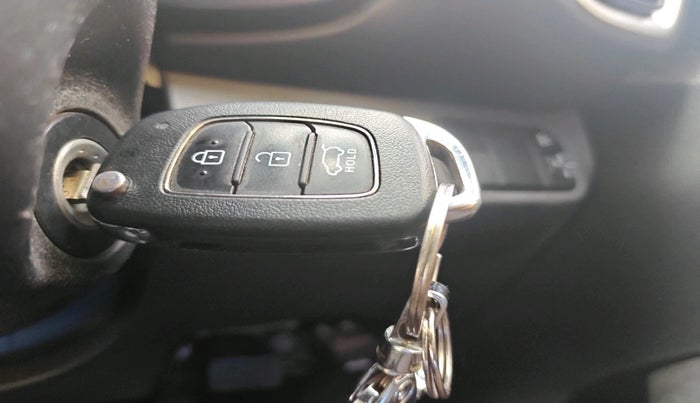 2021 Hyundai VENUE SX 1.0 TURBO, Petrol, Manual, 63,819 km, interior