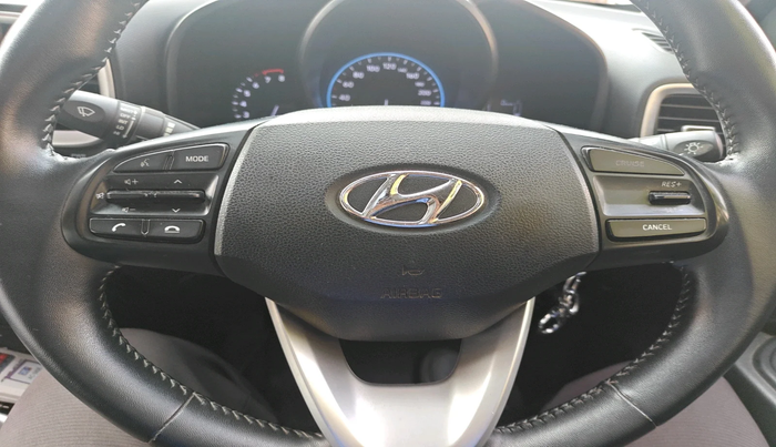 2021 Hyundai VENUE SX 1.0 TURBO, Petrol, Manual, 63,819 km, interior