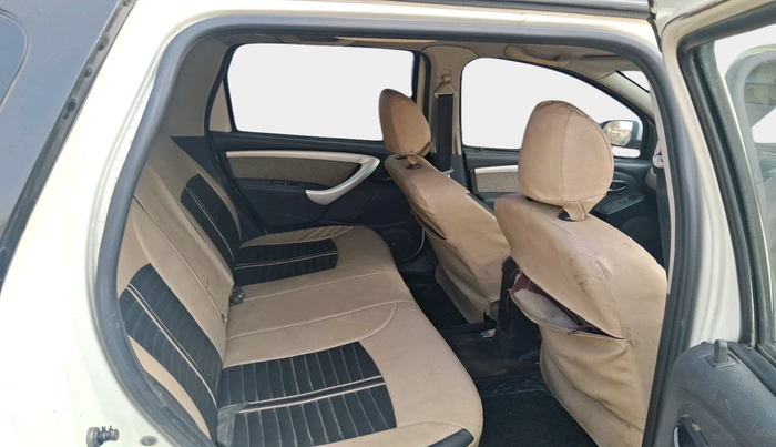 2014 Renault Duster 85 PS RXL DIESEL, Diesel, Manual, 1,17,605 km, interior