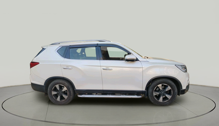 2018 Mahindra ALTURAS G4 4WD AT, Diesel, Automatic, 1,25,101 km, exterior