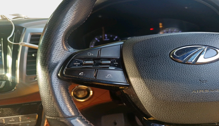 2018 Mahindra ALTURAS G4 4WD AT, Diesel, Automatic, 1,25,101 km, interior